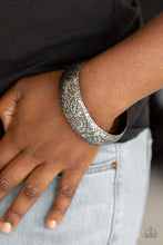 Load image into Gallery viewer, Garden Villa
